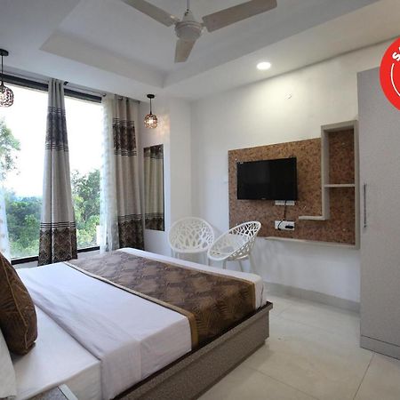 Oyo 9732 Amar Motel Nayagaon Екстериор снимка