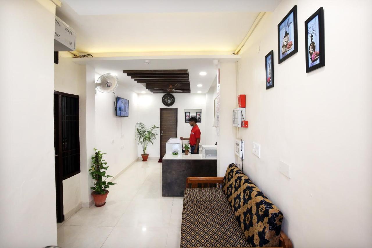 Oyo 9732 Amar Motel Nayagaon Екстериор снимка